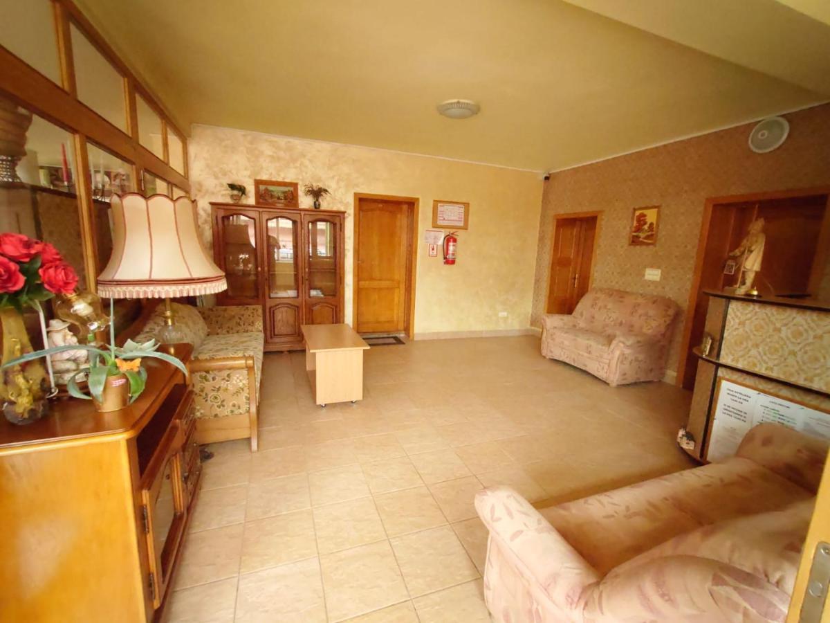 Pensiunea San Arad Exterior foto